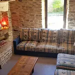 Vakantiehuis Maison De Ferme Renovee & Lumineuse - Renovated, Bright & Quiet Stone 20 Min From Rodez