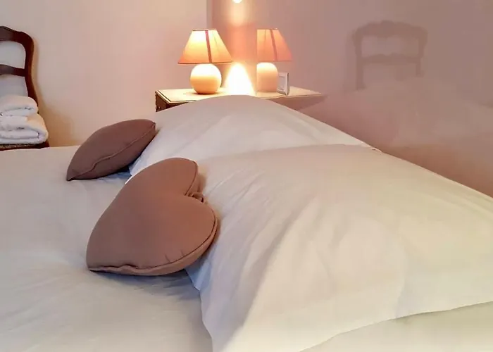 Ferienhaus Maison De Ferme Renovee & Lumineuse - Renovated, Bright & Quiet Stone 20 Min From Rodez *